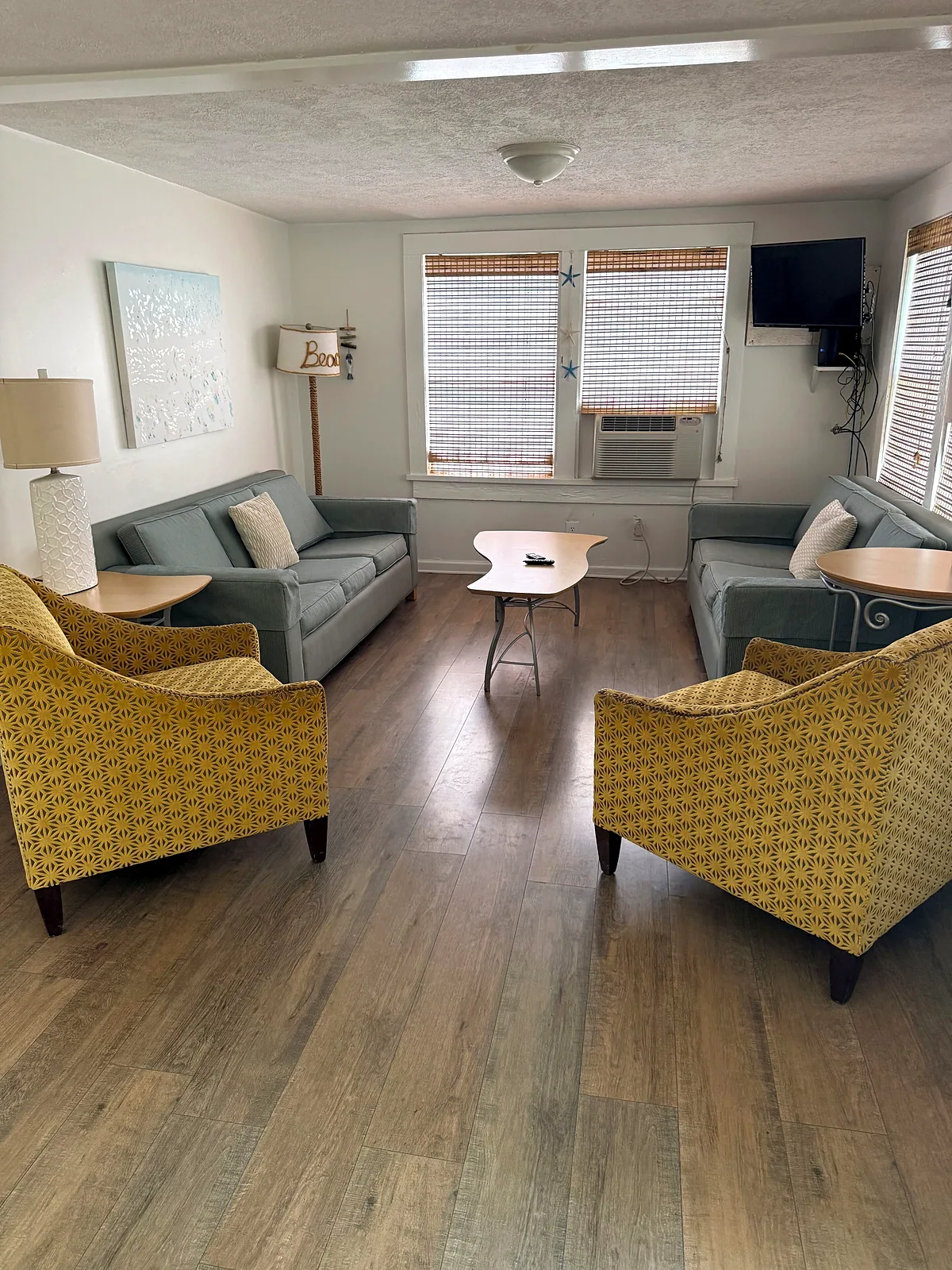 Palmetto Cottage living room with sofas